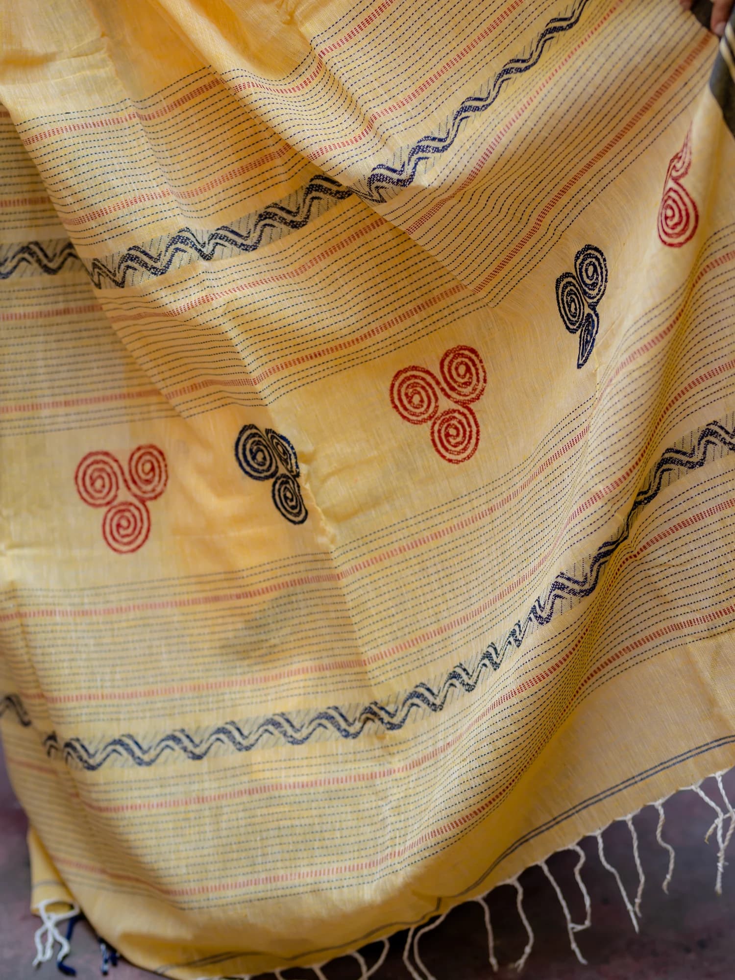 Yellow Aborto Tangail Saree thumbnail 2