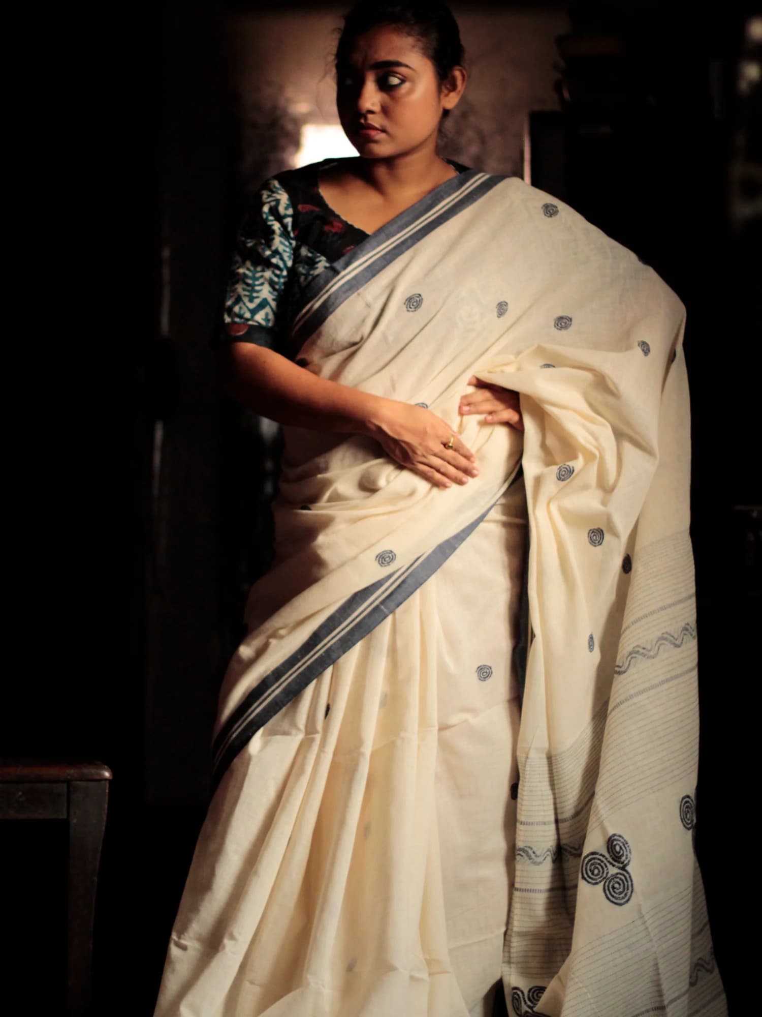 Cora White Aborto Tangail Saree thumbnail 2