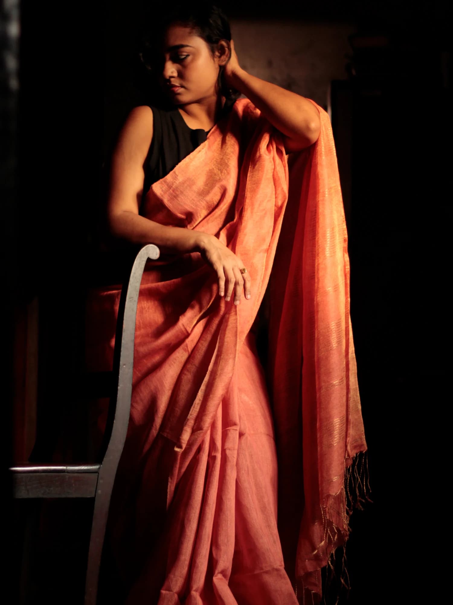 Junk Lea Metallic Rust Peach Tissue Linen Saree view 3