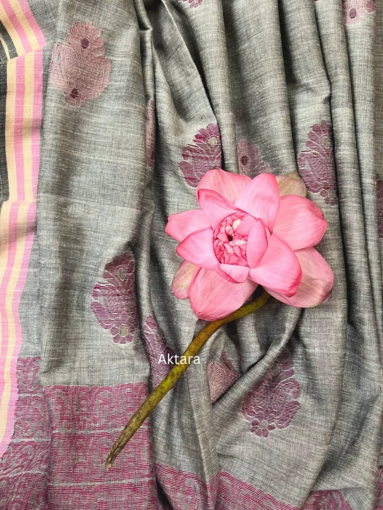Triveni Ash Pink Matka Tangail Saree view 3